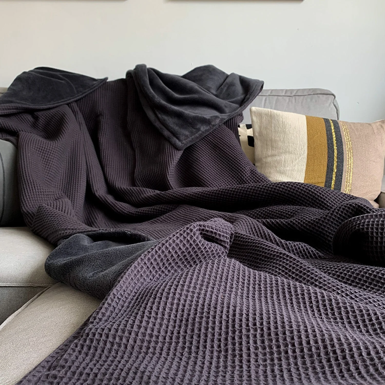 Coperta coccolosa Zoe vulcano grigio acciaio 145 x 210 cm - Image 4